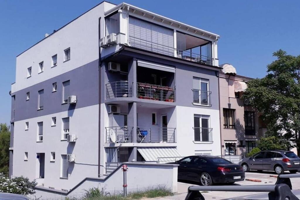 Apartman Franko - Uz Parking Пула Экстерьер фото