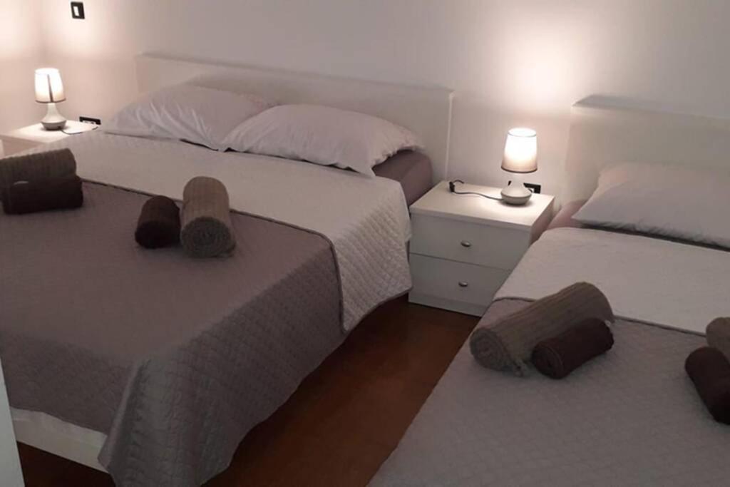 Apartman Franko - Uz Parking Пула Экстерьер фото