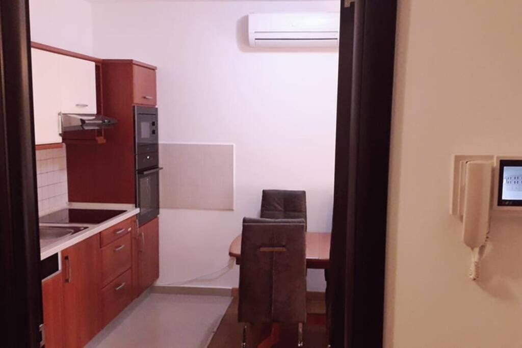 Apartman Franko - Uz Parking Пула Экстерьер фото