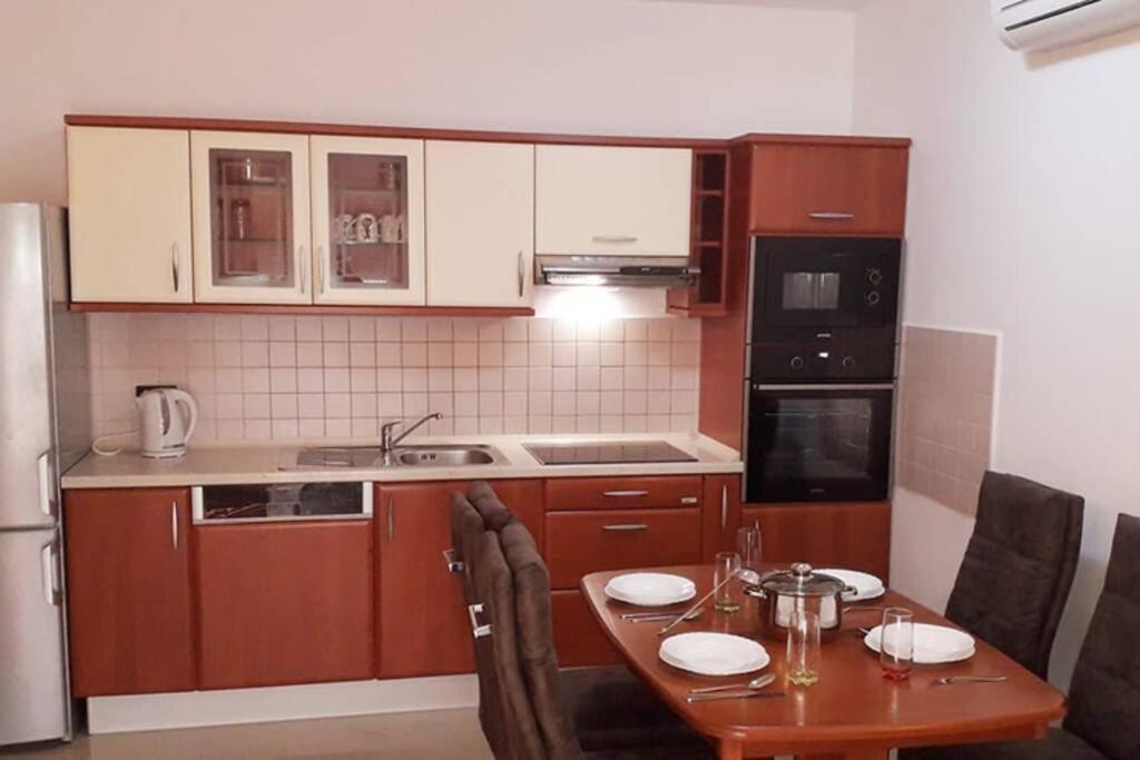 Apartman Franko - Uz Parking Пула Экстерьер фото