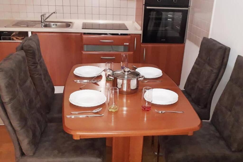 Apartman Franko - Uz Parking Пула Экстерьер фото